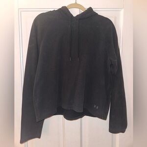 Under armour large black sweatshirt (cropped at waist)